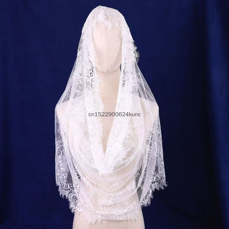 Women Accessories India - Bruidssluier met borduursels, bloemenkant en mantilla,